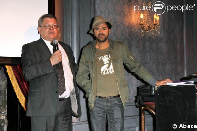 Jamel Debbouze, parrain de l'Agefiph, ici avec son président Tanguy du Chéné, présente au Jamel Comedy Club la nouvelle campagne de l'association