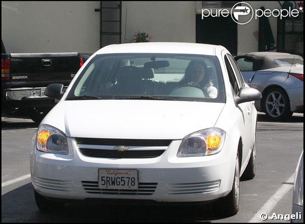 Michelle Rodriguez dans sa voiture