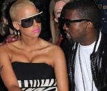 Amber Rose adore les zébres, si bien qu'elle en porte ! La belle blonde à la tête rasée a accompagné Kanye West durant toute la Fashion Week parisienne, qui s'est tenue début mars 2009 !