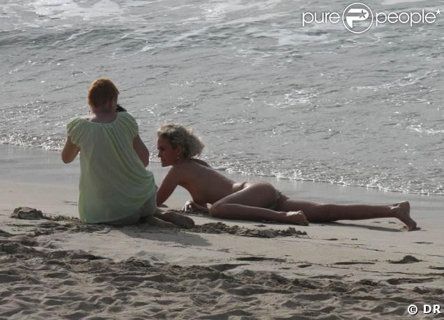 La superbe Laeticia Hallyday, en séance shooting à Saint-Barthélémy, les 28 février, 1er et 2 mars 2009.