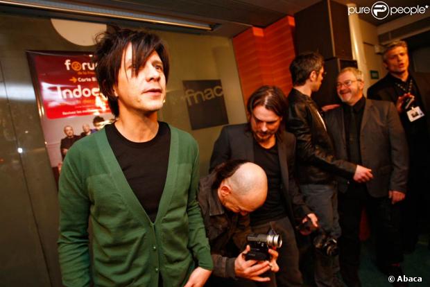 Indochine à la FNAC de Lille pour la promotion de leur nouvel album,  La République des Météors , le 11 mars 2009