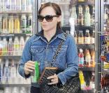 Christina Ricci à L.A. Elle nous montre sa bague de fiançailles ! 18/03/09