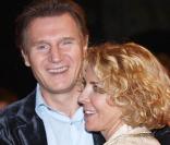 Natasha Richardson, décédée le 19 mars 2006... Ici, dans les bras de son mari, Liam Neeson. 