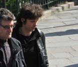 Bertrand Cantat à la sortie de l'église