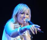 La chanteuse anglaise Natasha Bedingfield en concert en 2007   