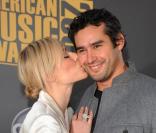 La chanteuse anglaise Natasha Bedingfield et son fiancé Matthew Robinson aux  American Music Awards 2008 en novembre 2008 