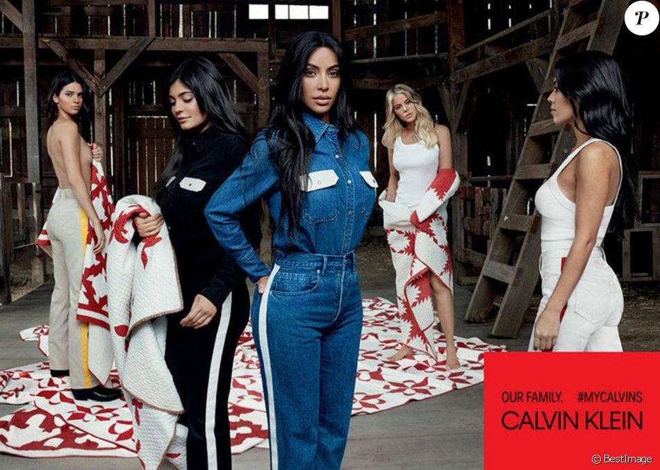 Kendall, Kylie Jenner, Kim, Kourtney et Khloé Kardashian posent pour Calvin Klein.