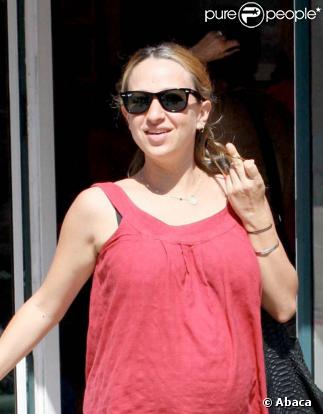 Jennifer Meyer, l'épouse de Tobey Maguire, en balade à Beverly Hills le 25 mars 2009