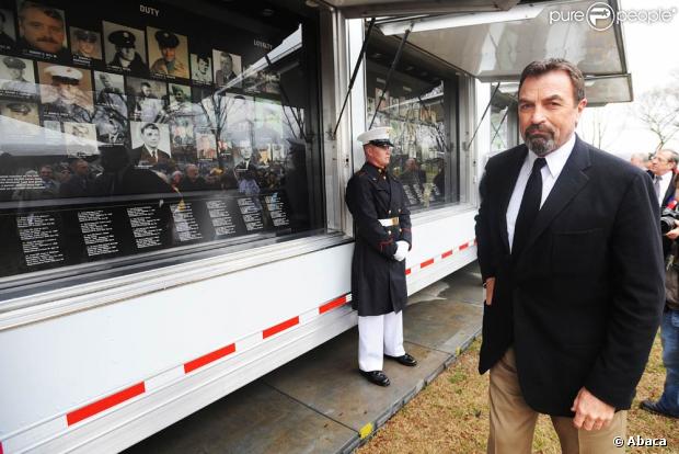 Tom Selleck, toujours aussi élégant, au National Mall de Washington, le 26 mars 2009 !