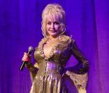 Dolly Parton lors de l'ouverture de la saison dans son parc d'attraction Dollywood dans le Tennessee le 27 mars 2009