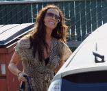 Alanis Morissette, très jolie dans sa robe !