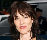 Katey Sagal, qui jouait la mère dans  Mariés, 2 enfants  et  Touche pas à mes filles , sera au casting de  Sons of Anarchy . L'occasion pour nous de peut-être découvrir Katey sur une Harley ! 