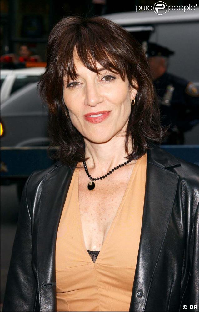 Katey Sagal, qui jouait la mère dans  Mariés, 2 enfants  et  Touche pas à mes filles , sera au casting de  Sons of Anarchy . L'occasion pour nous de peut-être découvrir Katey sur une Harley ! 