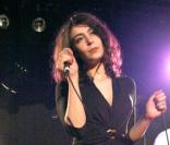 Adrienne Pauly en concert à la Flèche d'Or en décembre 2006
