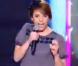 Leïla ouvre le bal en chantant Marcia Baila des Rita Mitsouko : une version déjantée et sautillante !