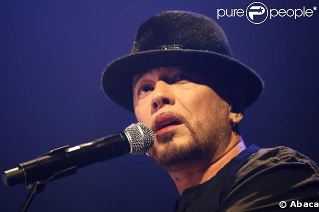 Pascal Obispo le 29 février 2009 à Arcachon, pour l'un de ses concerts caritatifs après la tempête