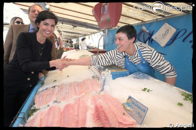Rachida Dati au stand poissonnerie... 
