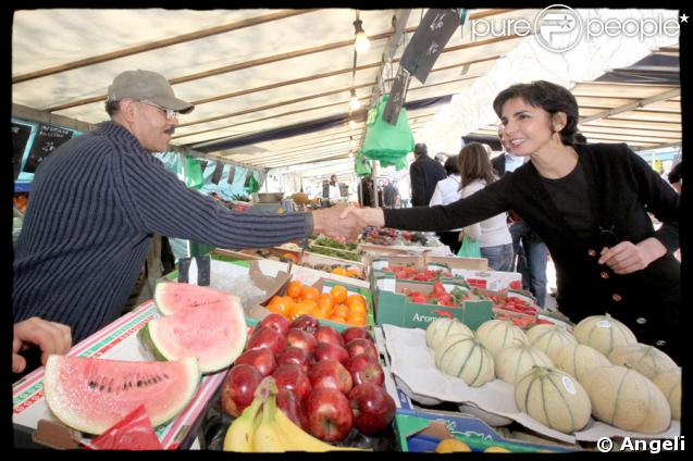 Rachida Dati au stand fruits & légumes... 
