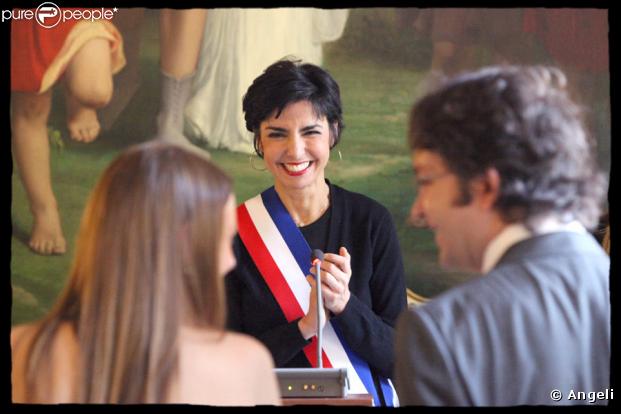 Rachida Dati est tellement heureuse pour les jeunes mariés !