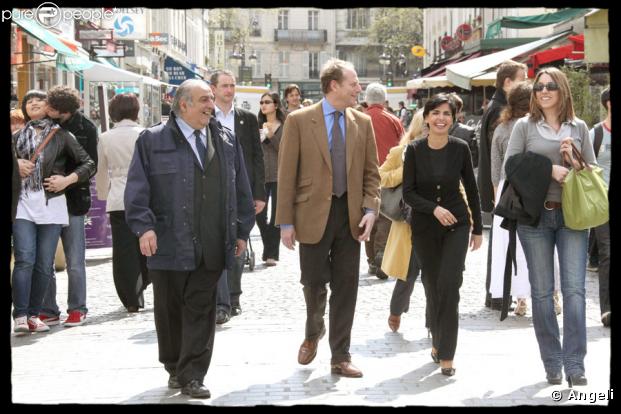 Rachida Dati rue Cler pour aller à la rencontre de ses concitoyens. Le 11/04/09