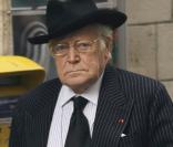Maurice Druon est décédé le 14 avril 2009, à quelques jours de ses 91 ans