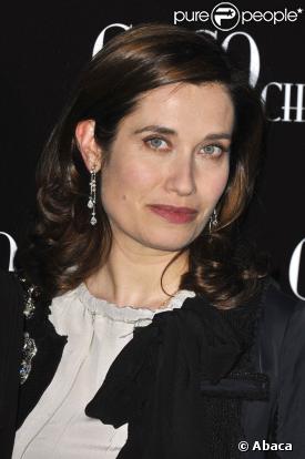 Emmanuelle Devos sera bientôt sur France 2 dans le cadre des diffusions théatrales