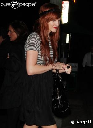 Super canon, Ashlee Simpson, la soeurette de Jessica, qui allie élégamment la mode et la classe.
