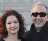 Gloria Estefan à Buenos Aires hier, en compagnie de son mari Emilio Estefan