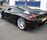 La voiture de Jay Kay de Jamiroquai, une Ferrari Enzo, vandalisée le 3 mars 2009 par un pâtissier jaloux