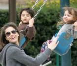 Amanda Peet passe l'après-midi au parc à Cold Water avec sa fille Frances Pen Benioff