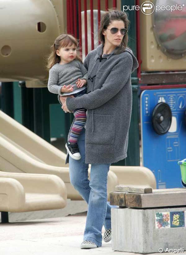 Amanda Peet passe l'après-midi au parc à Cold Water avec sa fille Frances Pen Benioff