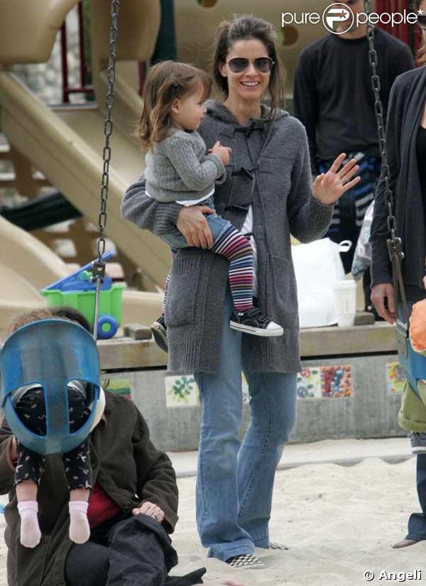 Amanda Peet passe l'après-midi au parc à Cold Water avec sa fille Frances Pen Benioff