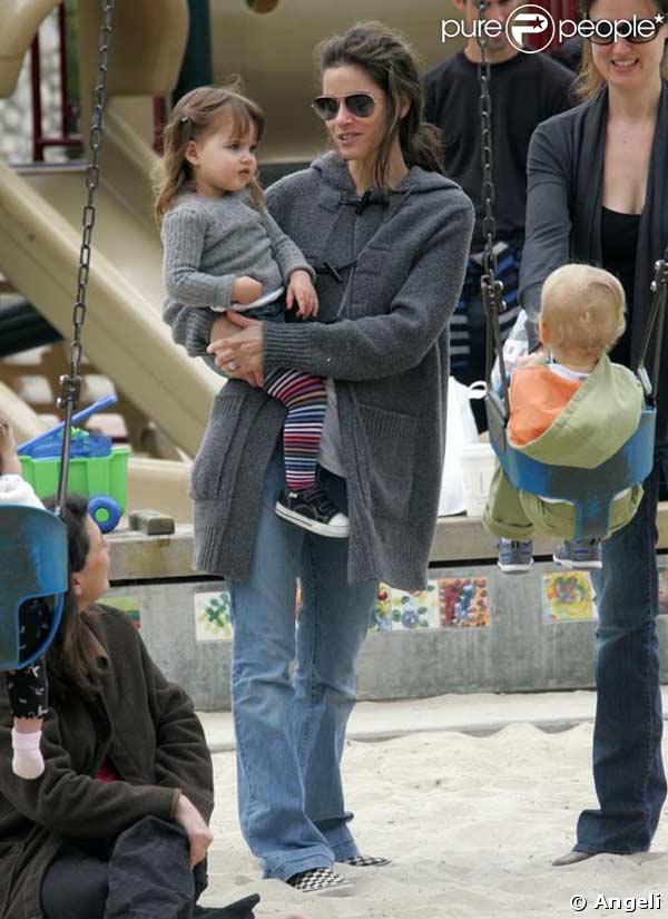 Amanda Peet passe l'après-midi au parc à Cold Water avec sa fille Frances Pen Benioff