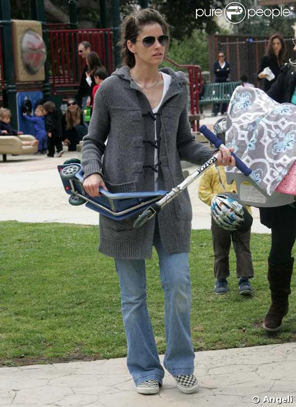 Amanda Peet passe l'après-midi au parc à Cold Water avec sa fille Frances Pen Benioff