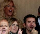 Max Biaggi et sa fiancée Eleonora Pedron (enceinte), bien câlins dans les gradins de Monte-Carlo lors du cinquième sacre monégasque de Rafael Nadal !