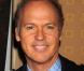 Michael Keaton : pied dans le plâtre et visage bien bronzé... rien ne l'arrête pour la promo de son film !