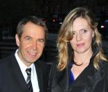  L'artiste roi du kitsch Jeff Koons et sa femme Justine  lors de la soirée Vanity Fair du festival du film de Tribeca à New York le 21 avril 2009