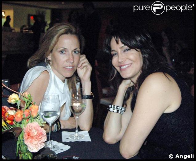 Sheryl Crow et une amie lors de la réception en l'honneur des First ladies of Africa à West Hollywood le 20 avril 2009