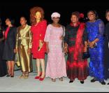 Les premières Dames lors de la réception en l'honneur des First ladies of Africa à West Hollywood le 20 avril 2009