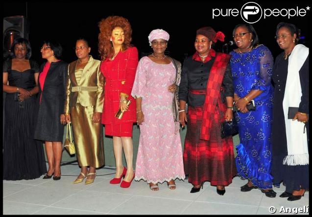 Les premières Dames lors de la réception en l'honneur des First ladies of Africa à West Hollywood le 20 avril 2009