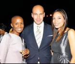 Billy Zane, Rosario Dawson et une invitée lors de la réception en l'honneur des First ladies of Africa à West Hollywood le 20 avril 2009