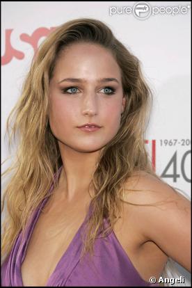 La jolie Leelee Sobiesky... splendide sur tapis rouge !