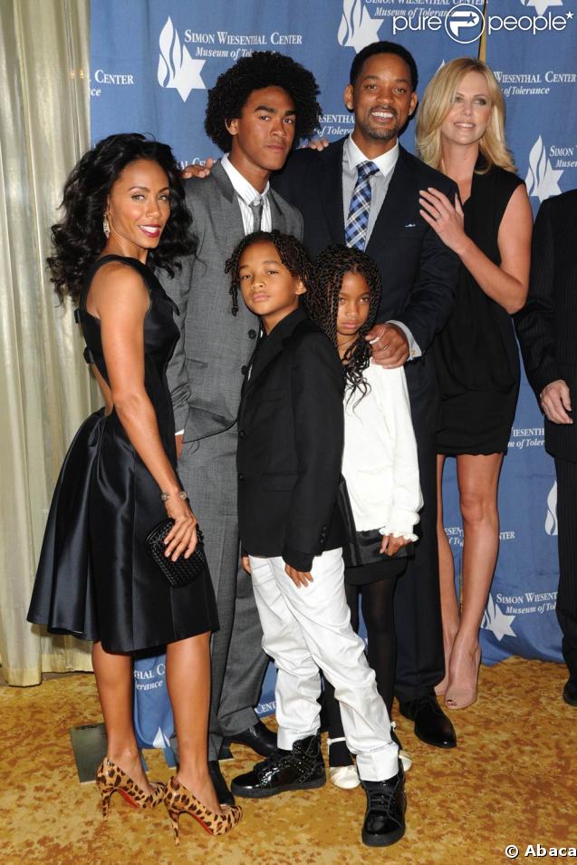 Jada Pinkett-Smith, Trey Smith, Jaden Smith, Willow Smith, Will Smith et Charlize Theron, au Beverly Wilshire Hotel, à Los Angeles, à l'occasion du prestigieux Simon Wiesenthal Center's 2009 National Tribute Dinner, le 5 mai 2009 ! 