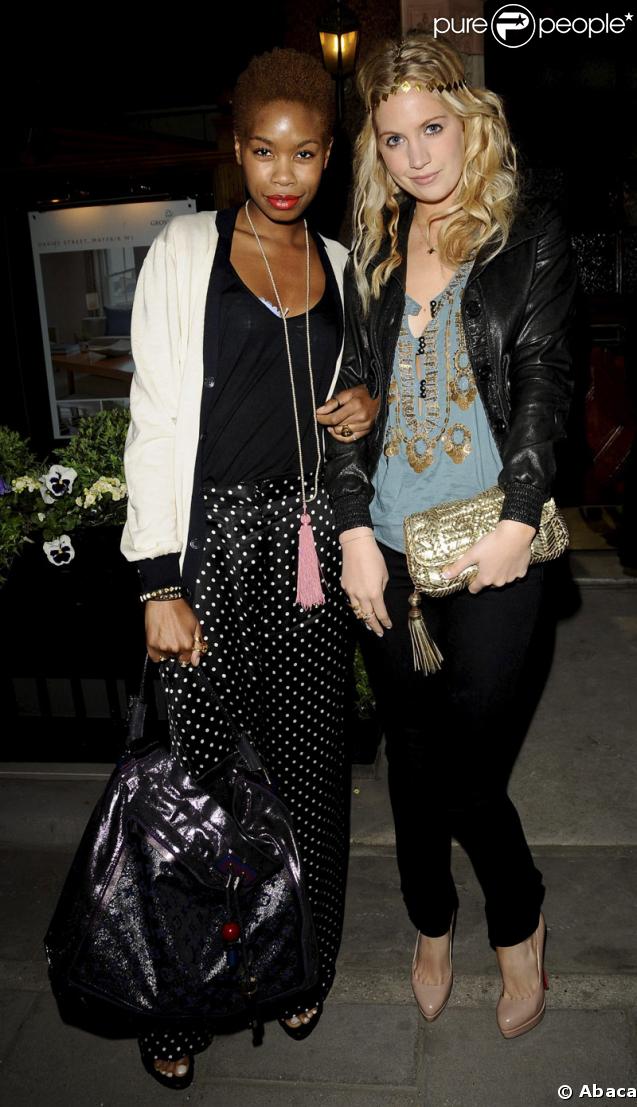 Tolula Adeyem et Marrisa Montgomery lors de l'inauguration de la boutique Pop-Up Belvedere à Londres le 6 mai 2009