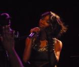 Brandy en concert au Bataclan