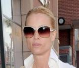 Nicolette Sheridan à la sortie de chez son esthéticienne à Beverly Hills le 12 mai 2009