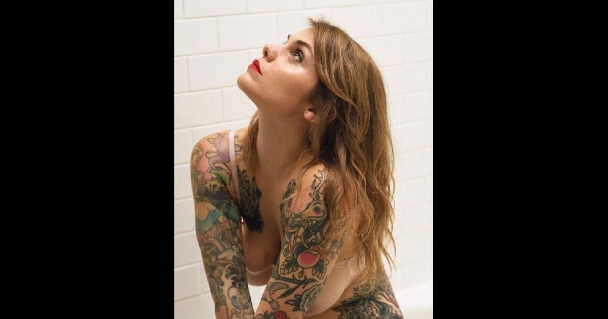 Coeur de Pirate prend la pose en sous vêtements pour The Womanhood Project Instagram le