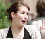  Emma Roberts, nièce de Julia Roberts, et l'acteur Nico Tortorella se promènent sur le tournage de leur nouveau film  Twelve  à New-York le 14 mai 2009 