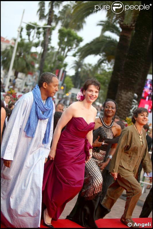 Juliette Binoche et Abderrahmane Sissako ! Montée des marches pour le film Bright Star, le 15 mai 2009