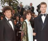 Robert Charlebois, avec sa femme et son fils Victor, est venu en famille pour la montée des marches pour le film Bright Star, le 15 mai 2009